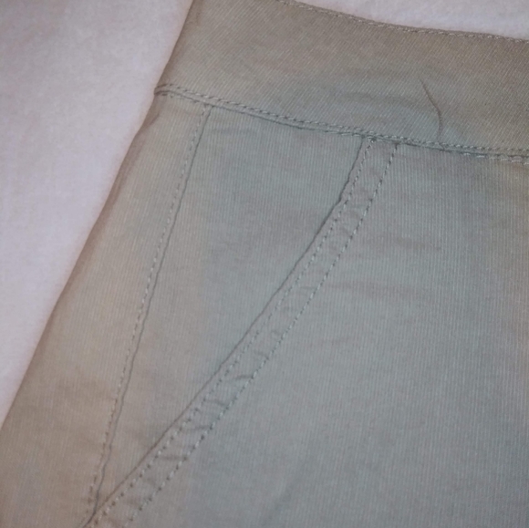 Dollhouse Khaki Short Shorts Size 5 NWT - Picture 5 of 6